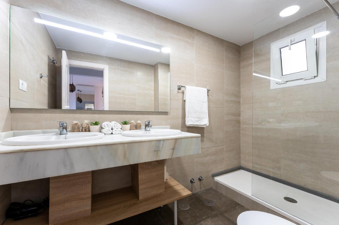 Benalmadena Beachfront Retreat Big Balcony And City Sea Views Daire Dış mekan fotoğraf
