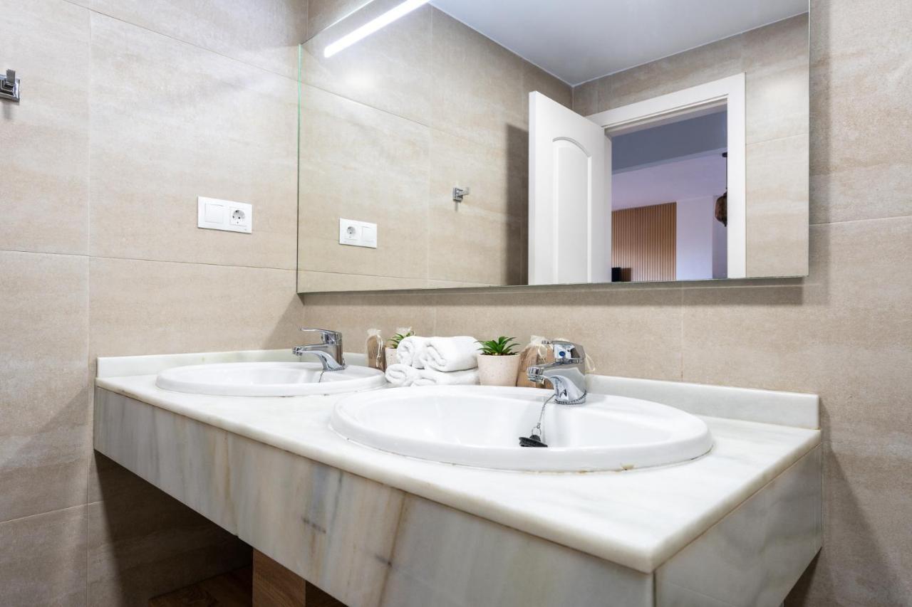 Benalmadena Beachfront Retreat Big Balcony And City Sea Views Daire Dış mekan fotoğraf